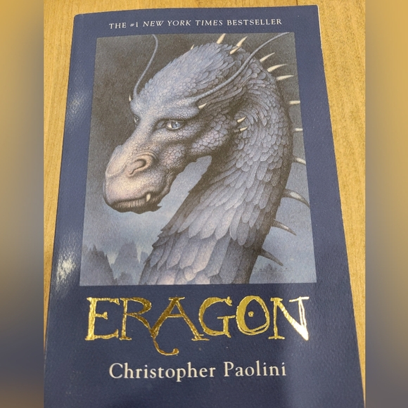 Eragon - Novel by Christopher Paolini - Picture 1 of 3